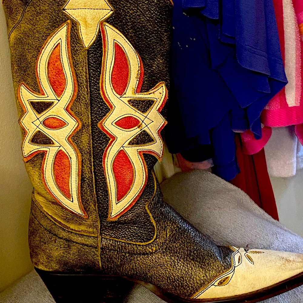 Cowboy boots! Some wear; more love to give!